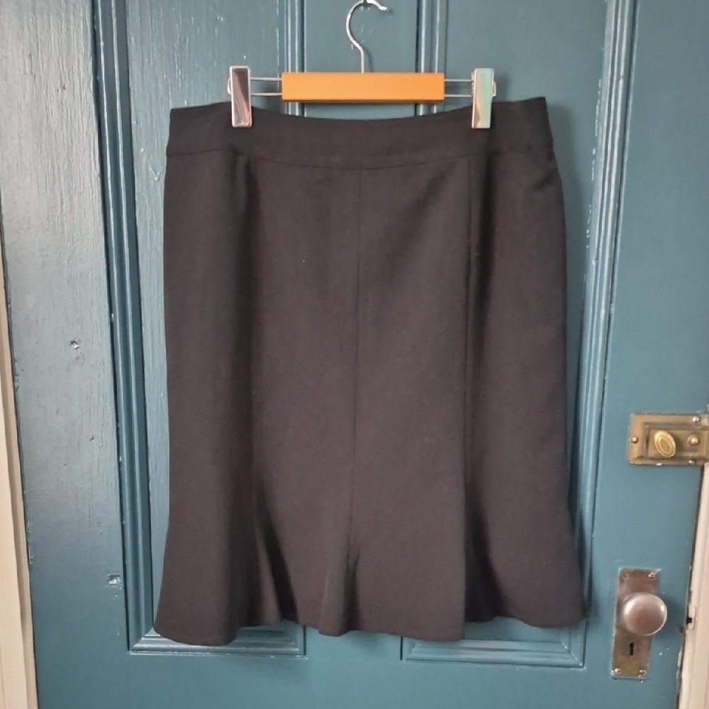 NWOT Kasper Tulip Skirt